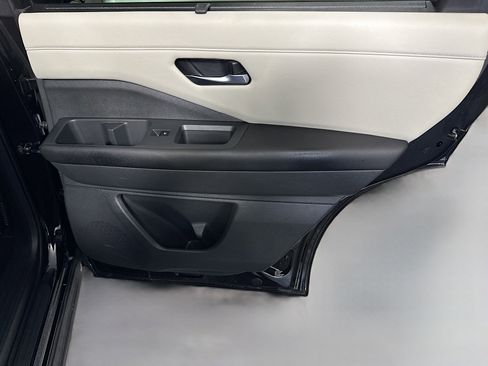 Used 2023 Nissan Pathfinder SL w/ SL Premium Package image 28