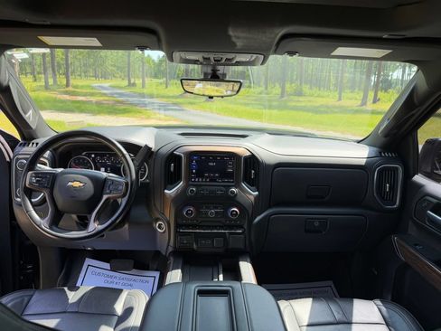Used 2021 Chevrolet Silverado 1500 High Country w/ Technology Package AWD/4WD image 16