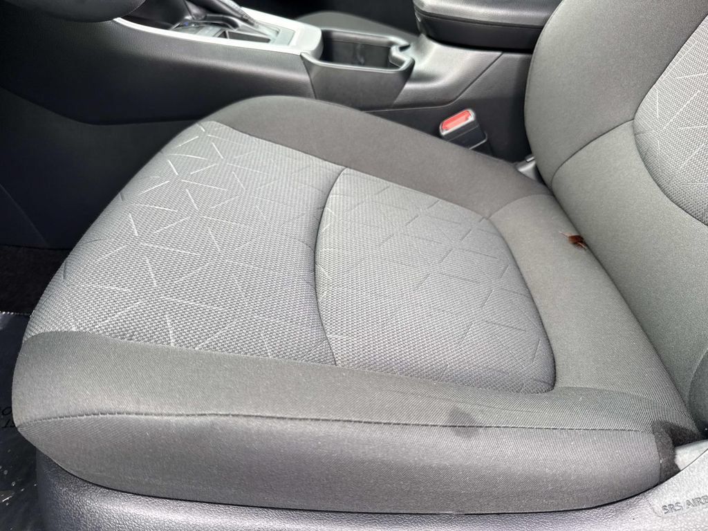 Used 2024 Toyota RAV4 XLE FWD image 24