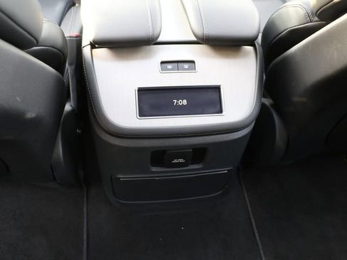 Used 2025 Lincoln Navigator Reserve AWD/4WD image 16