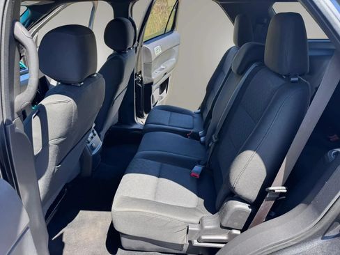 Used 2015 Ford Explorer XLT w/ Equipment Group 201B FWD image 15