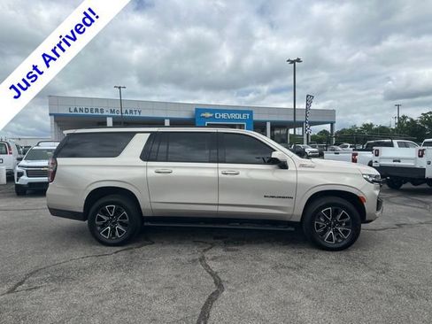 Used 2021 Chevrolet Suburban Z71 AWD/4WD image 2