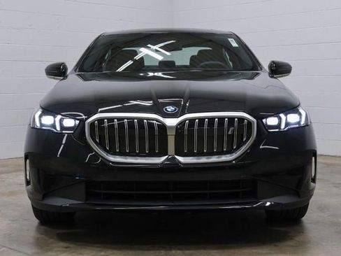 Used 2025 BMW i5 xDrive40 w/ Premium Package image 8