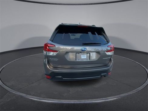 Used 2023 Subaru Forester Premium image 6