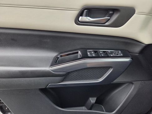 Used 2022 Nissan Pathfinder SL FWD image 28
