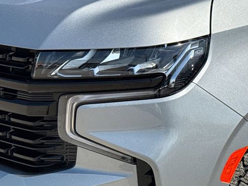 Used 2024 Chevrolet Suburban RST w/ Luxury Package image 4