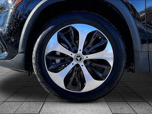 Used 2026 Mercedes-Benz GLA 250 4MATIC image 4