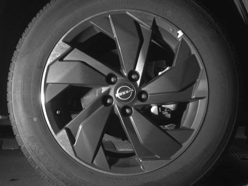 Used 2025 Nissan Rogue SV FWD image 13