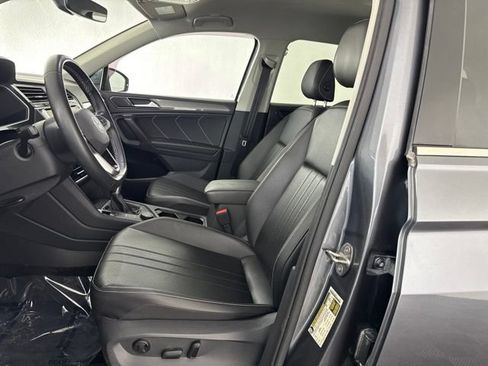 Used 2022 Volkswagen Tiguan SE AWD/4WD image 21