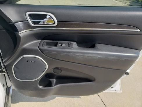 Used 2020 Jeep Grand Cherokee Summit AWD/4WD image 21