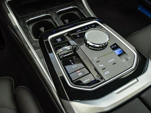 New 2026 BMW 740i w/ Premium Package image 26