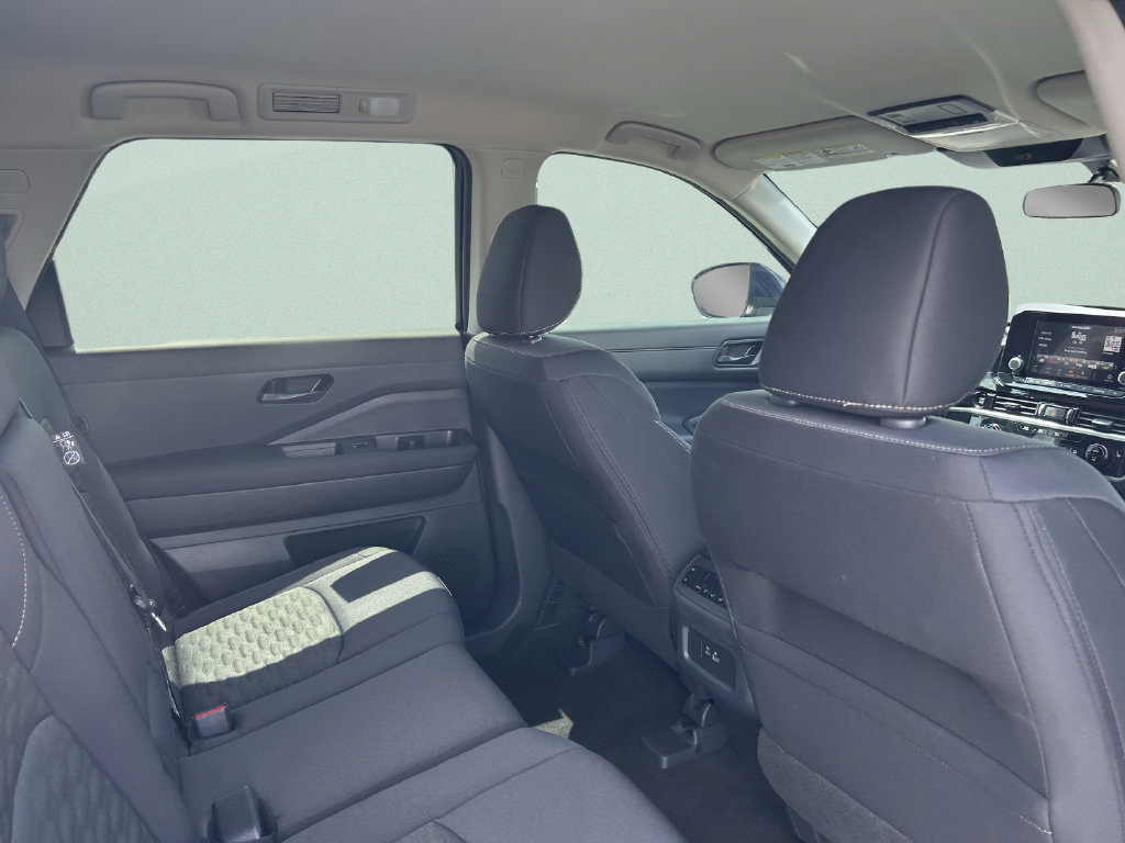 Used 2025 Nissan Pathfinder SV FWD image 22