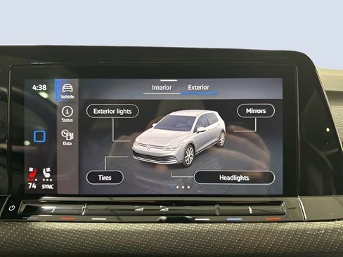 Used 2022 Volkswagen Golf R image 26