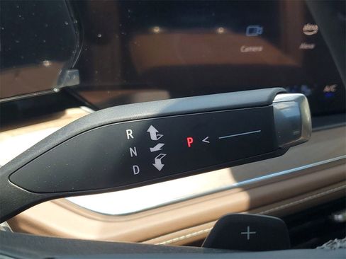 New 2025 Chevrolet Suburban High Country w/ Sun And Tow Package image 28