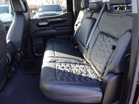 Used 2023 GMC Sierra 1500 Elevation image 23