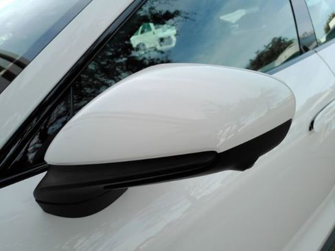 Used 2021 Porsche Taycan Taycan image 19