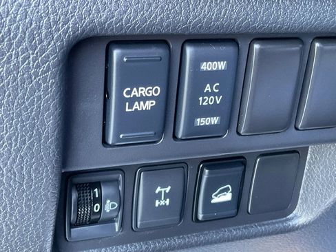 Used 2021 Nissan Titan PRO-4X w/ Pro-4x Convenience Package AWD/4WD image 31
