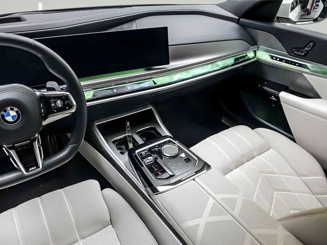 Used 2023 BMW 760i xDrive AWD/4WD image 14