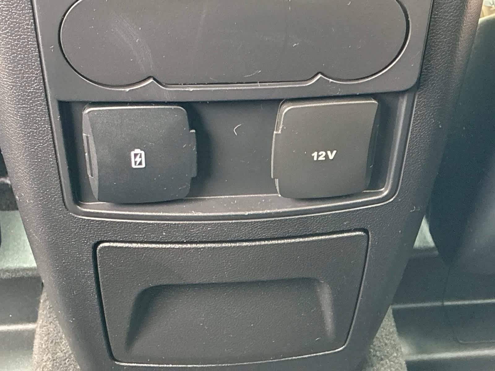 Used 2023 Ford Explorer XLT AWD/4WD image 19