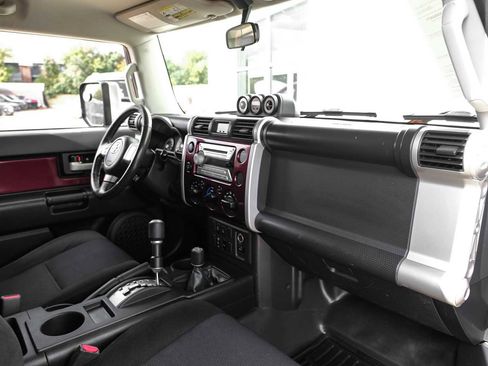 Used 2007 Toyota FJ Cruiser 4WD image 13