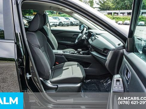 Used 2025 Nissan Rogue S FWD image 23