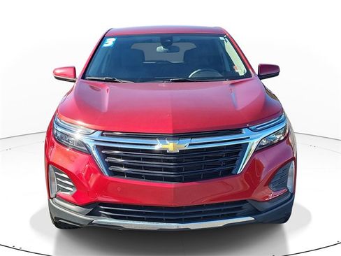 Used 2023 Chevrolet Equinox LT image 2