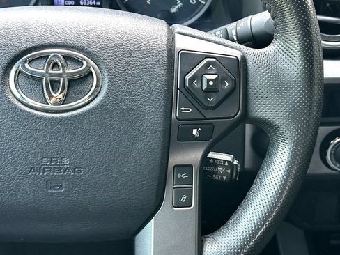 Certified 2018 Toyota Tacoma TRD Off-Road AWD/4WD image 23