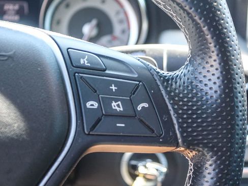 Used 2014 Mercedes-Benz CLA 250 image 31