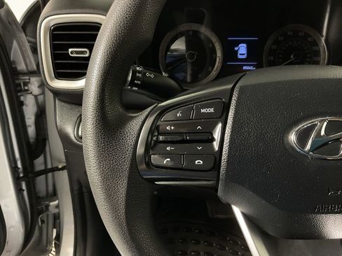 Used 2021 Hyundai Venue SE FWD image 25