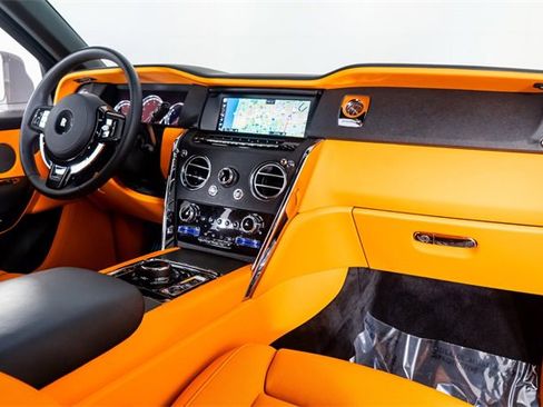 Used 2023 Rolls-Royce Cullinan image 34