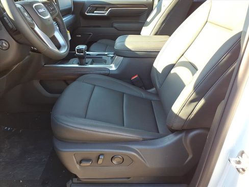New 2026 GMC Sierra 1500 SLT image 14