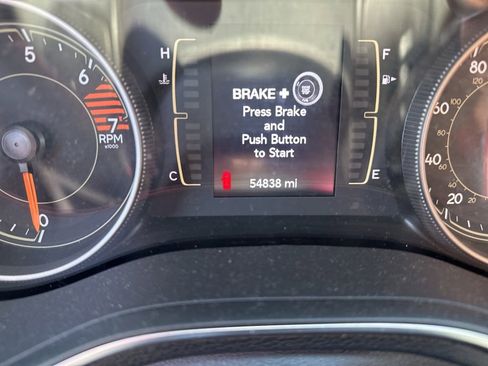 Used 2019 Jeep Cherokee Latitude Plus w/ Cold Weather Group AWD/4WD image 8