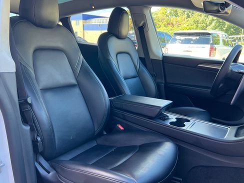 Used 2023 Tesla Model Y Long Range AWD/4WD image 17