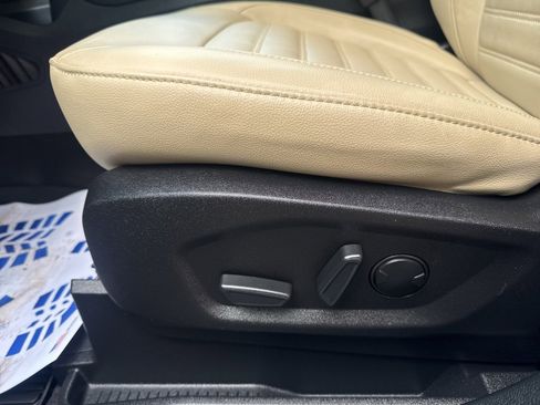 Used 2024 Ford Edge SEL w/ Convenience Package image 13