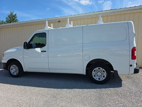 Used 2017 Nissan NV 2500 SV RWD image 8