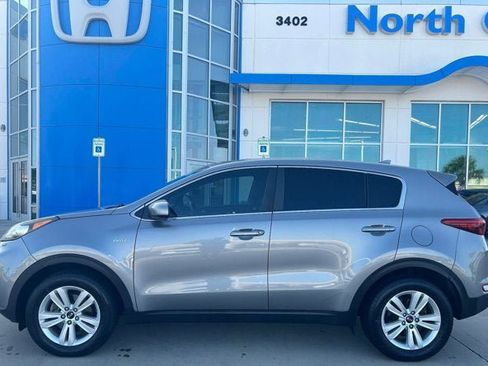 Used 2019 Kia Sportage LX AWD/4WD image 2