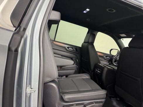 Used 2025 GMC Yukon XL Denali image 29