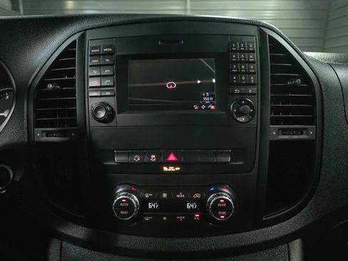 Used 2016 Mercedes-Benz Metris Passenger image 24