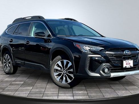 Used 2025 Subaru Outback Limited AWD/4WD image 3