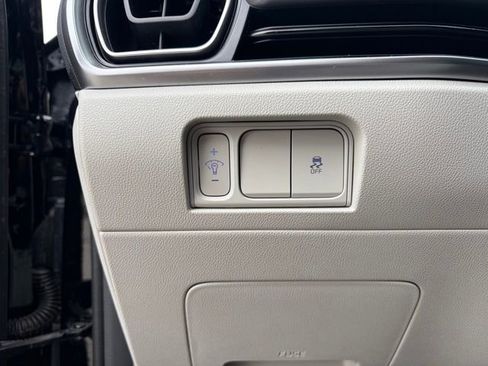 Used 2025 Kia Sorento S image 13