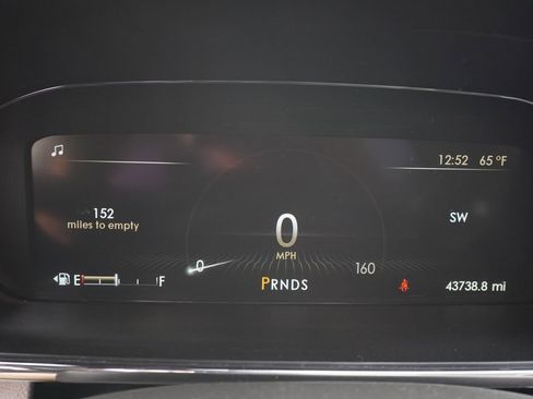 Used 2017 Lincoln Continental Select image 20