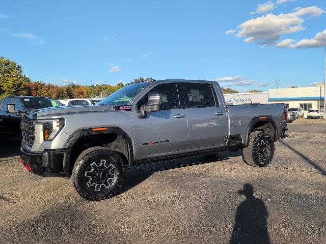 Used 2024 GMC Sierra 2500 AT4X AWD/4WD image 2