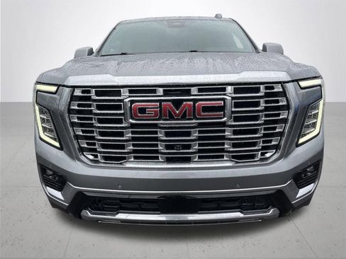 Used 2025 GMC Yukon Denali AWD/4WD image 2
