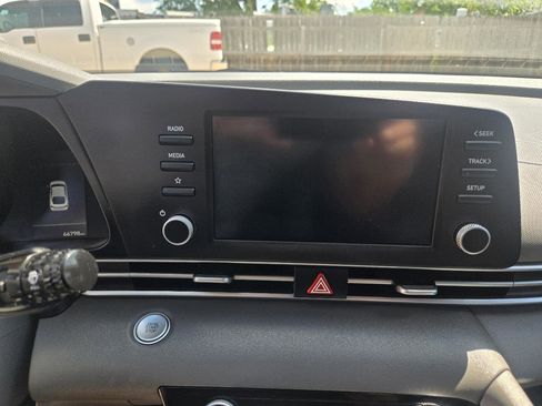Used 2021 Hyundai Elantra SEL FWD image 15