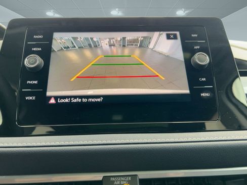 New 2026 Volkswagen Taos SEL image 25