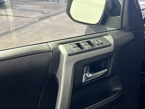 Used 2018 Toyota 4Runner SR5 image 15