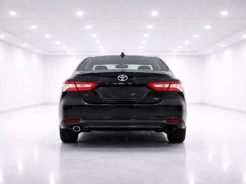 Used 2019 Toyota Camry LE FWD image 4