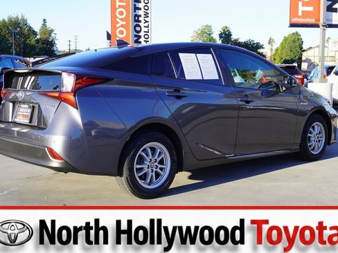 Used 2022 Toyota Prius LE image 7