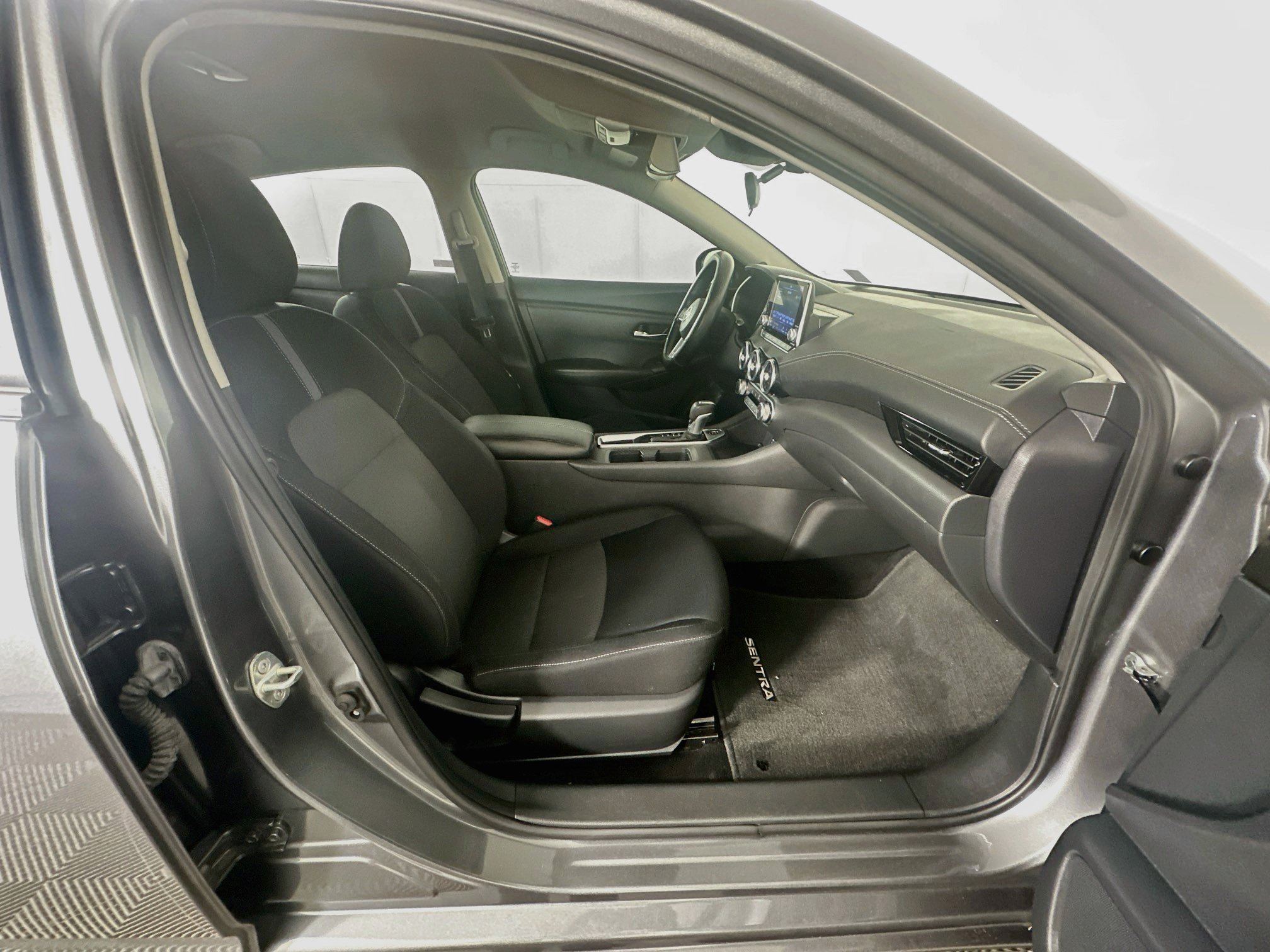 Used 2023 Nissan Sentra SV FWD image 29