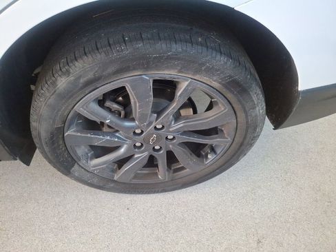 Used 2022 Chevrolet Equinox RS FWD image 11